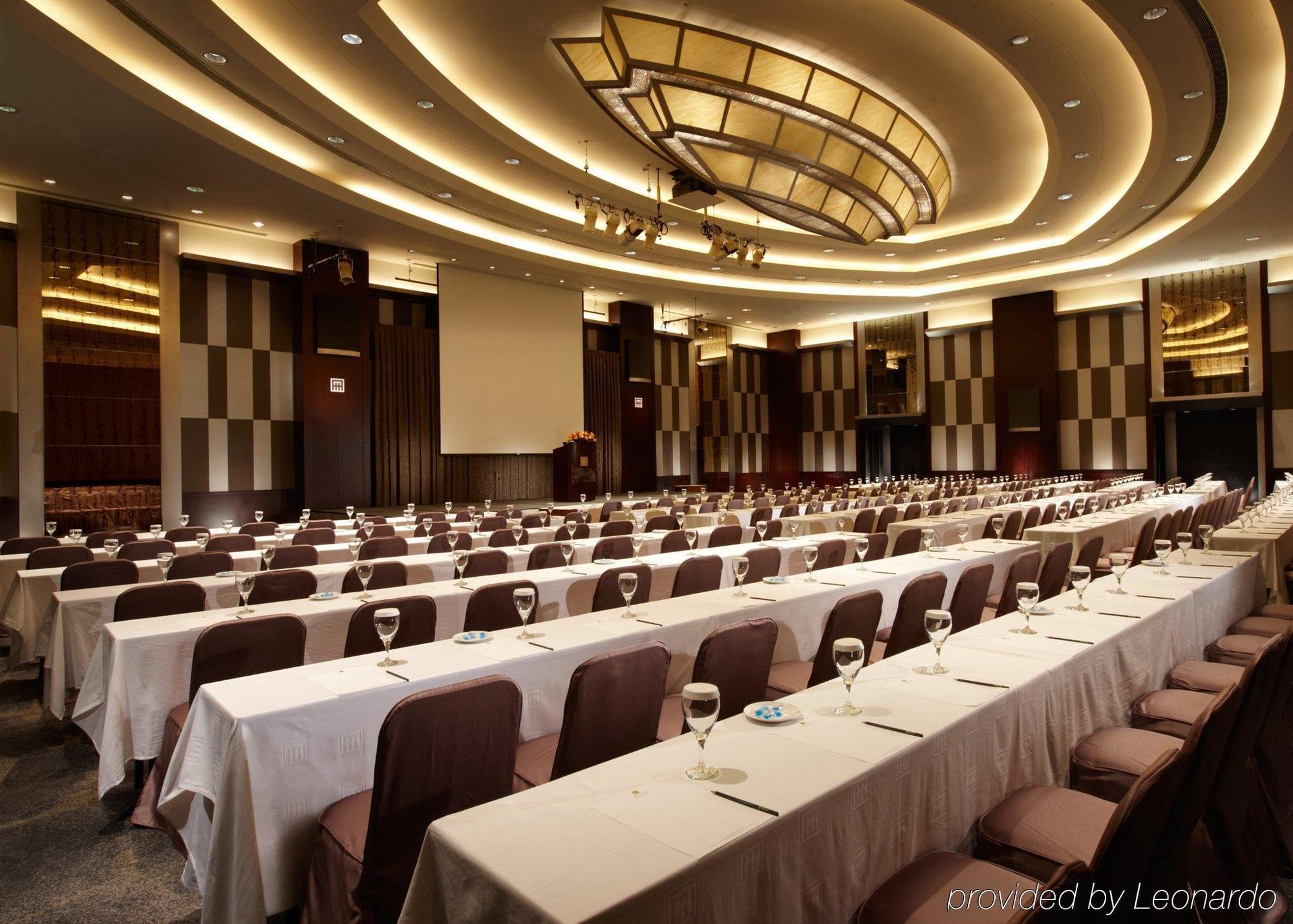 Ambassador Hotel Hsinchu Бизнес фото The Grand Ballroom