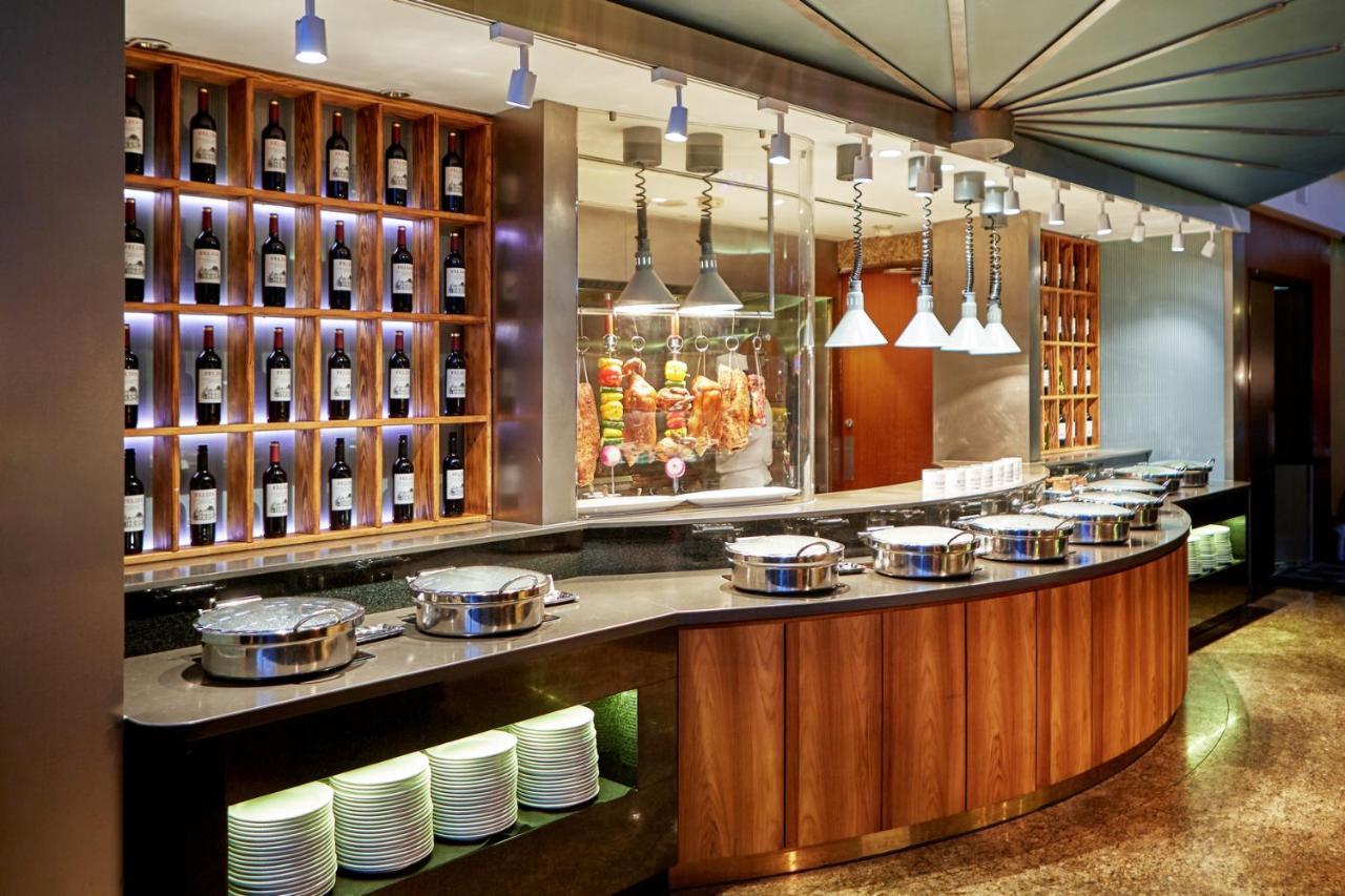 Ambassador Hotel Hsinchu Экстерьер фото A buffet at a hotel