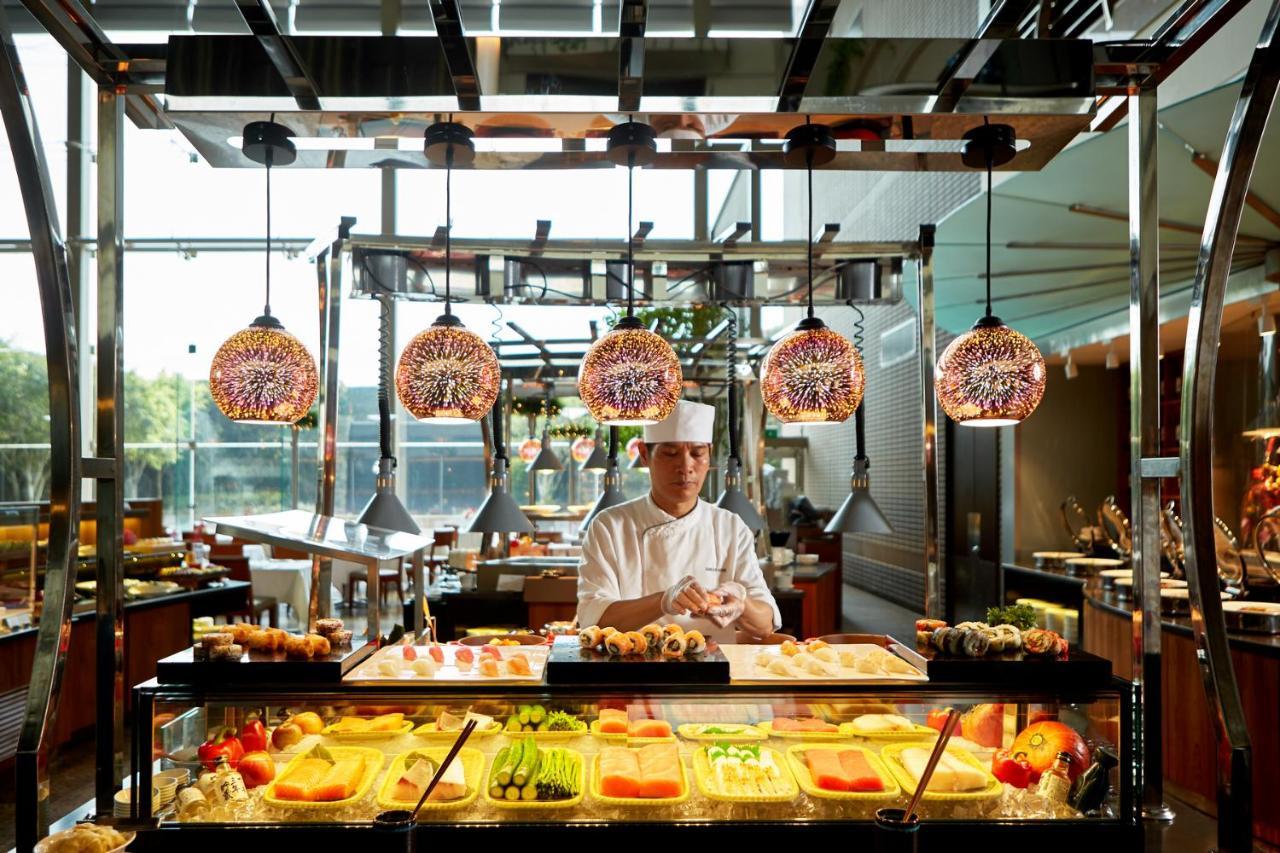 Ambassador Hotel Hsinchu Экстерьер фото A sushi bar at the hotel